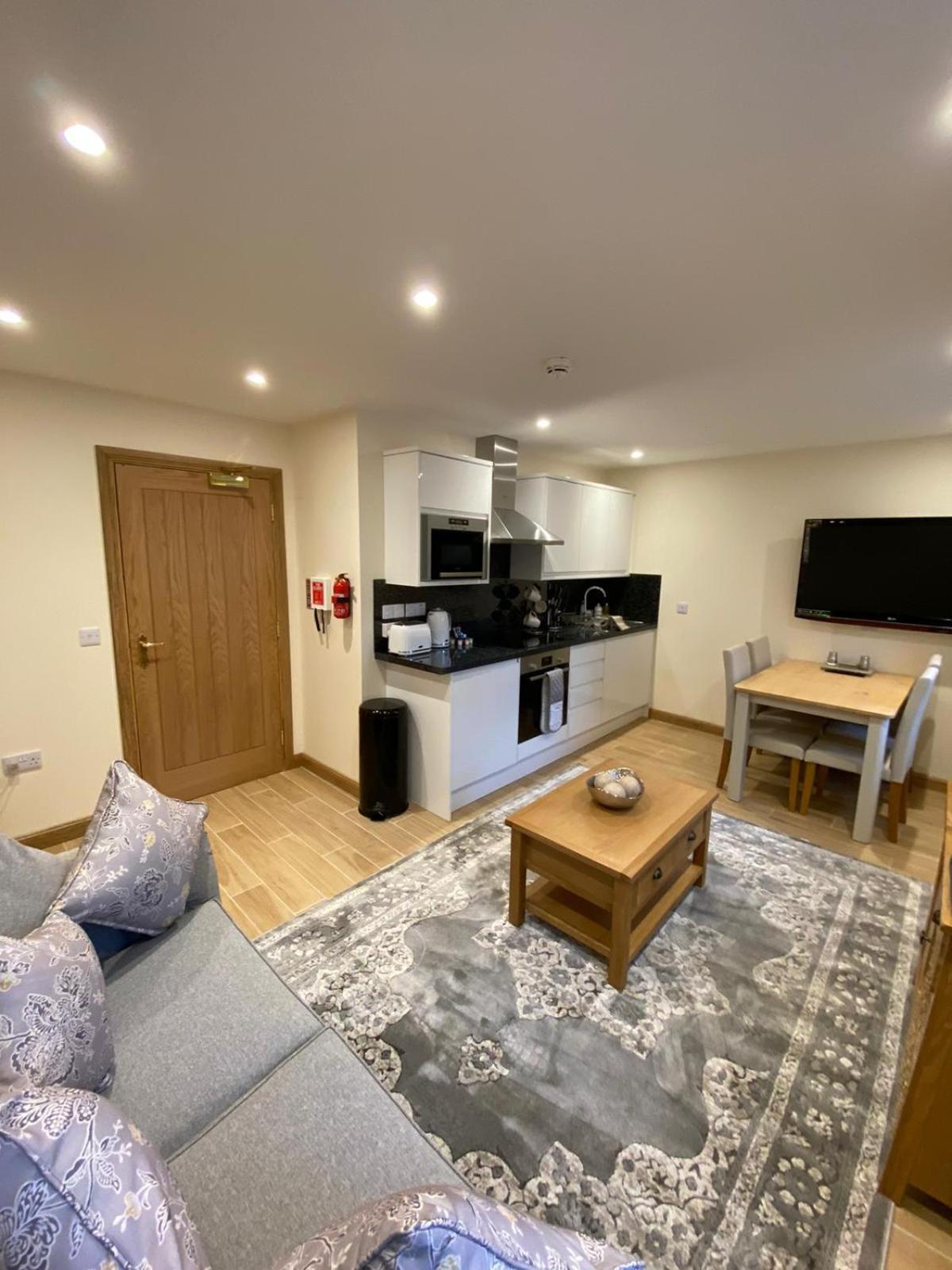 Waverley Inn Holiday Apartments Inverness Room photo