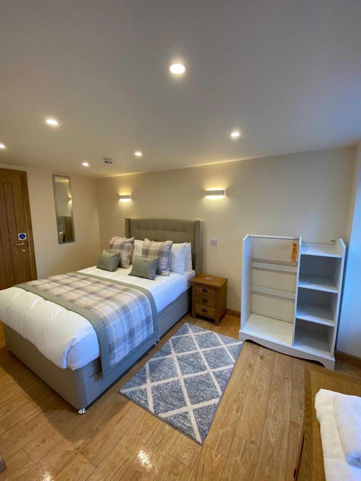 Waverley Inn Holiday Apartments Inverness Room photo
